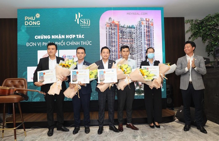 đại lý Phú Đông Sky Garden