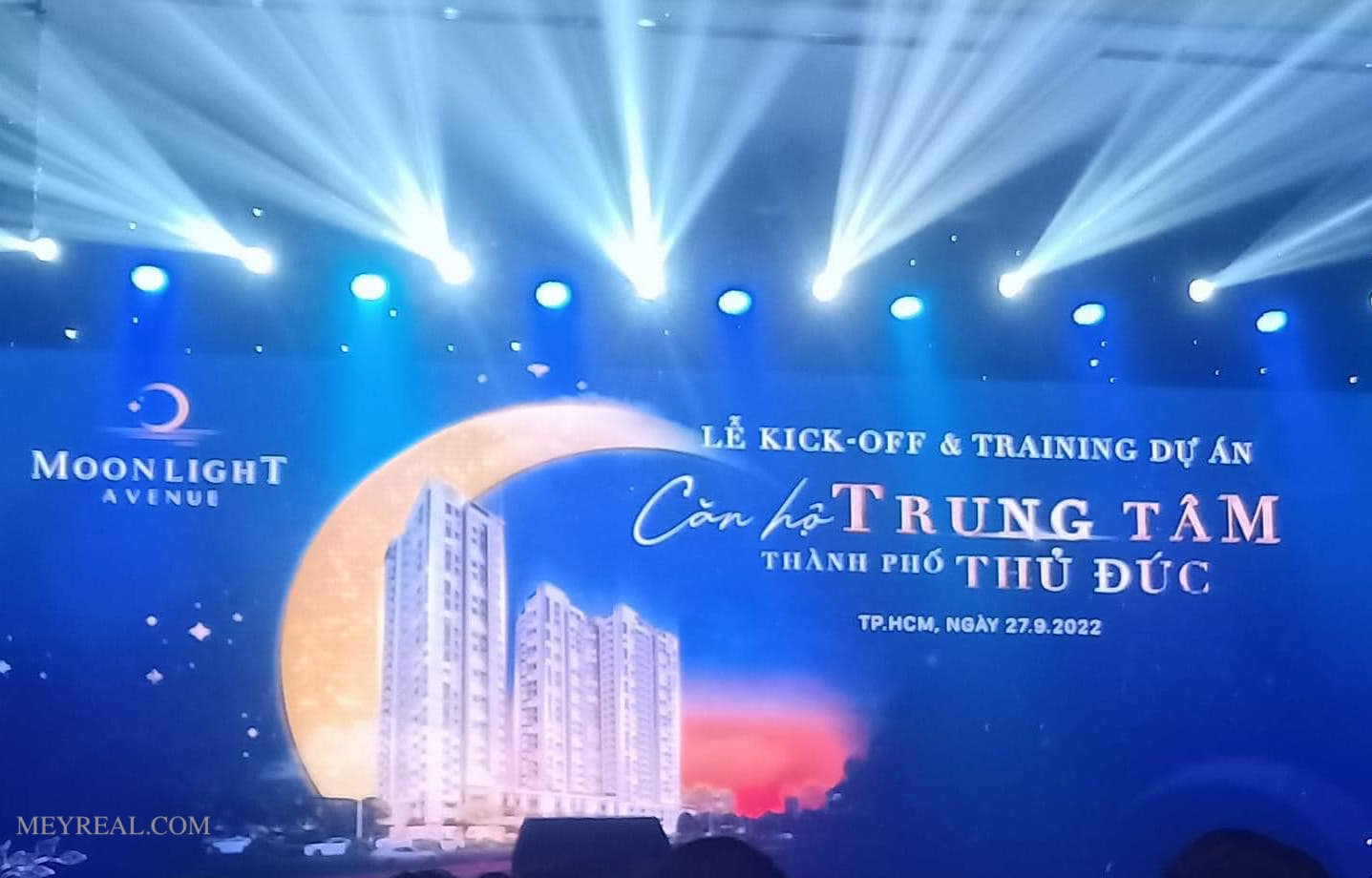 RA QUÂN KICKOFF TRAINING MOONLIGHT AVENUE