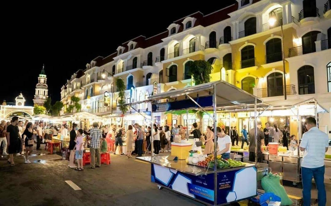 chợ đêm Helio Vinhomes Grand Park